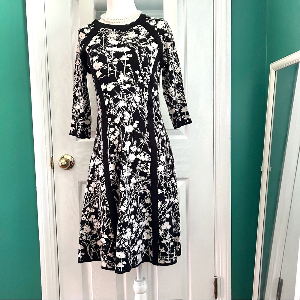 Taylor Black/White Sweater Dress Small